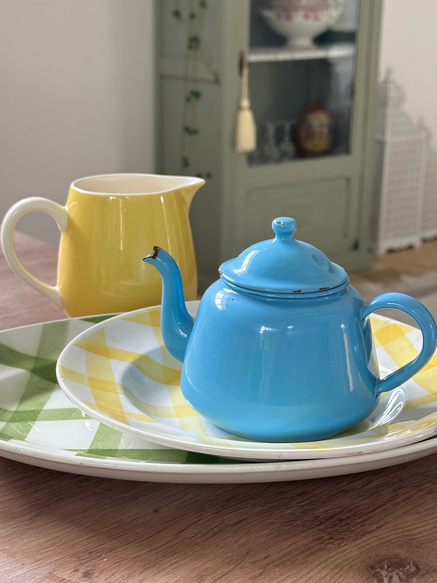Petite théière vintage émaillée bleue