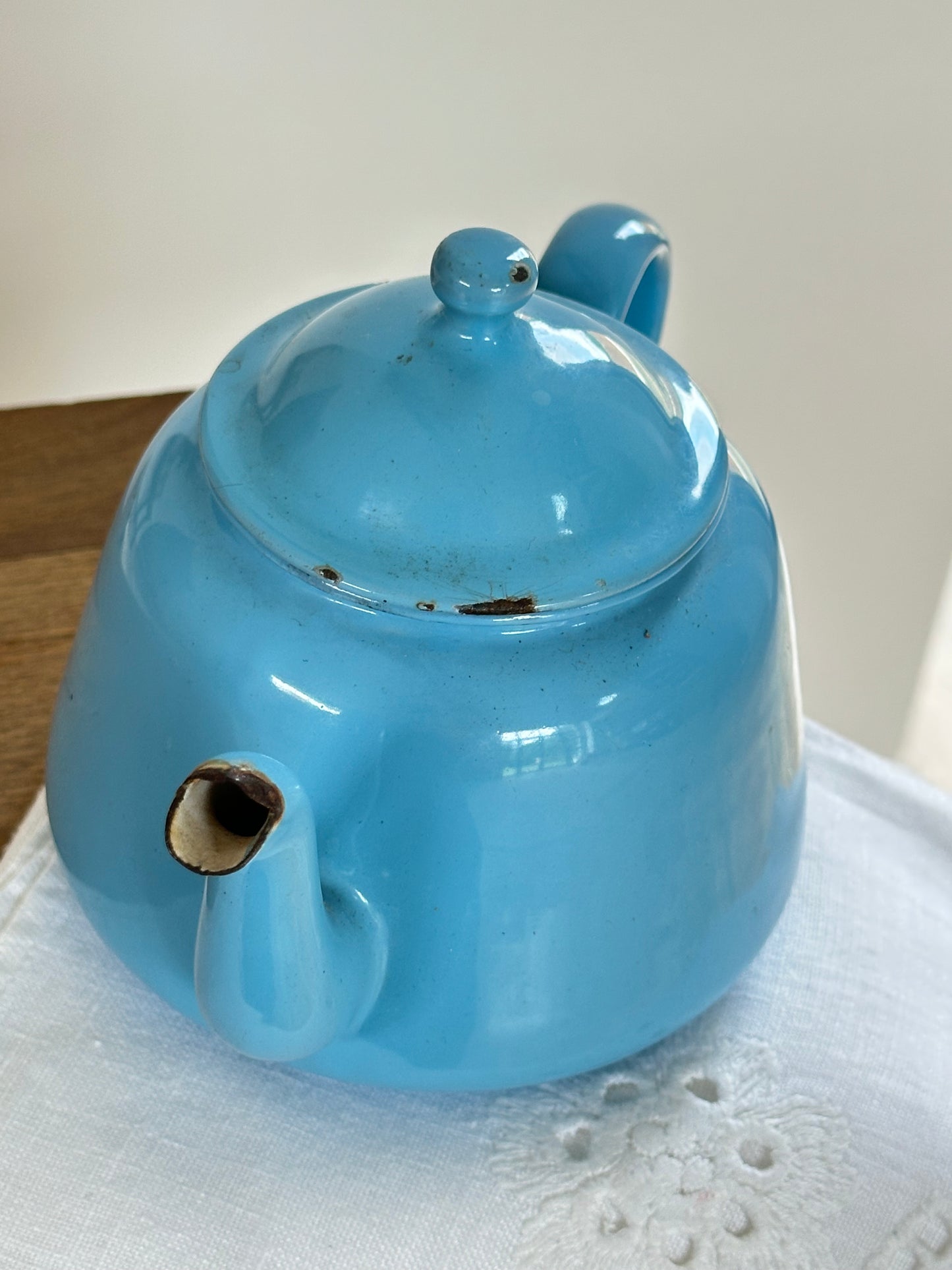 Petite théière vintage émaillée bleue