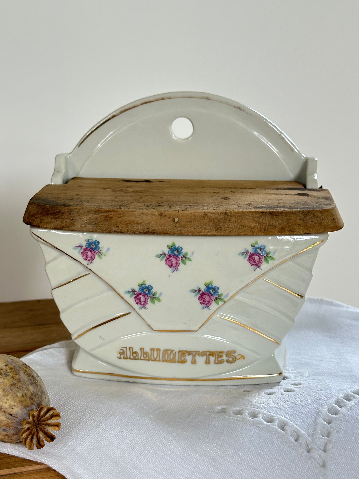 Pot à allumettes ancien
