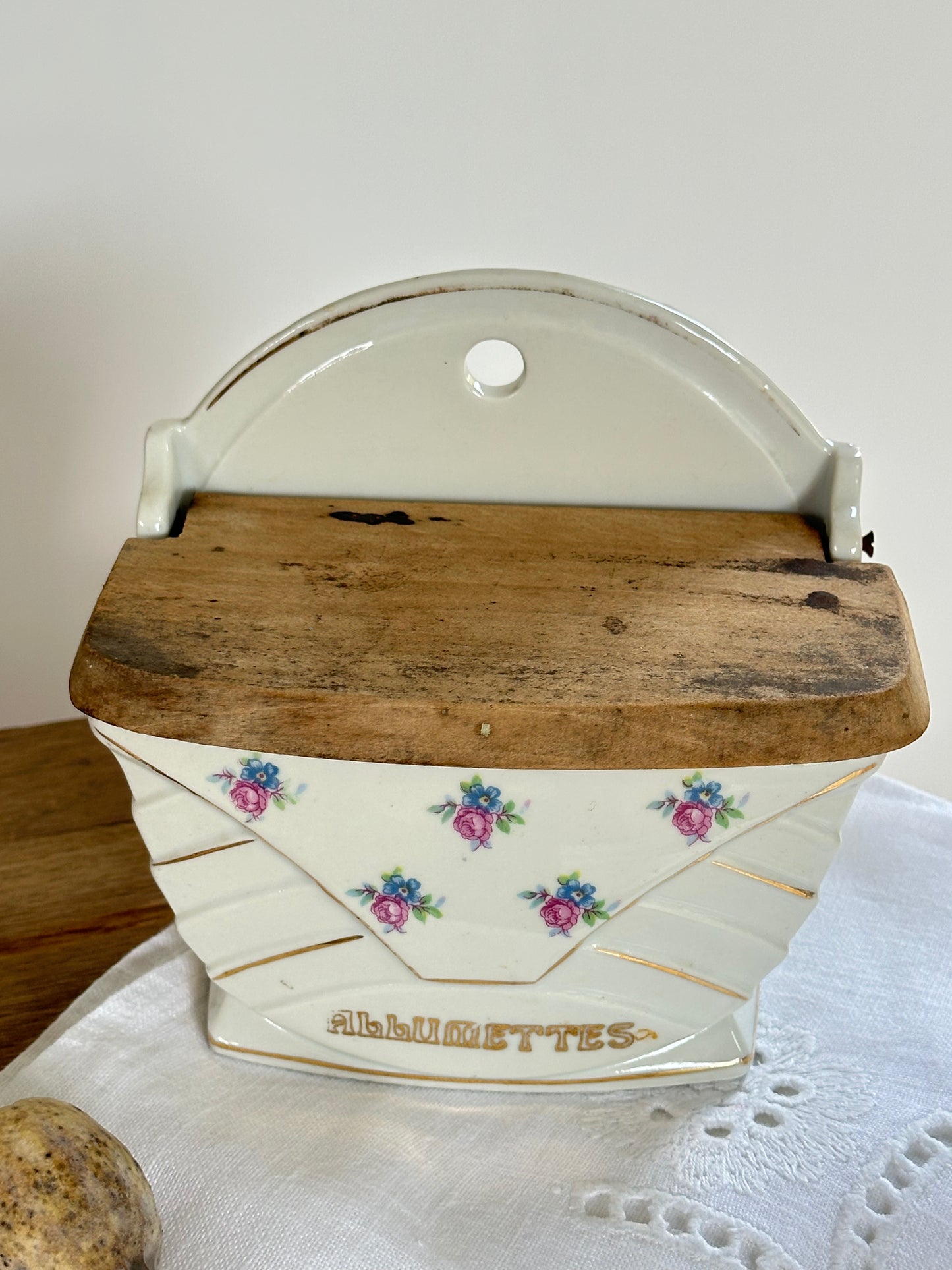 Pot à allumettes ancien