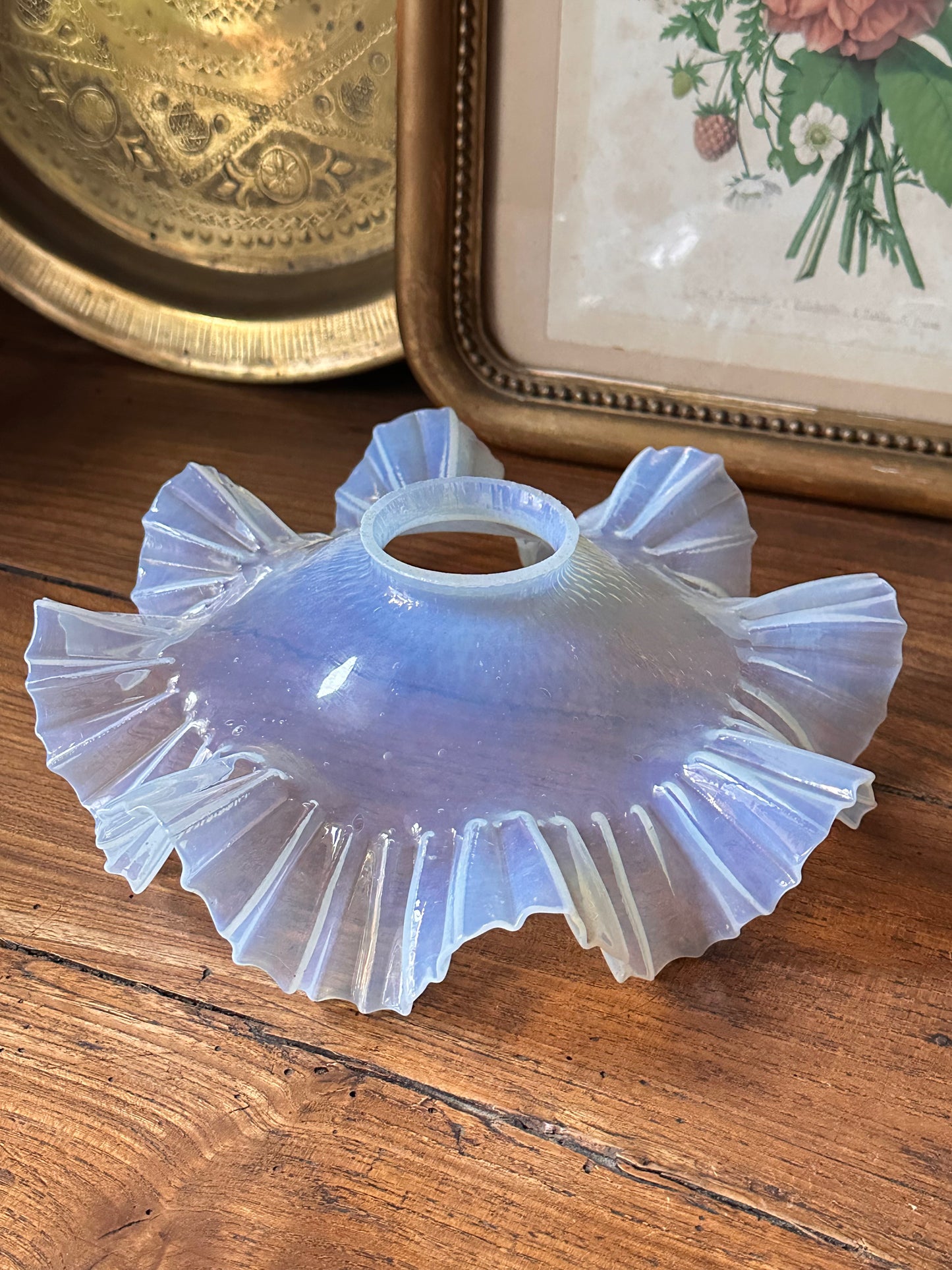 Abat-jour ancien en verre opalescent