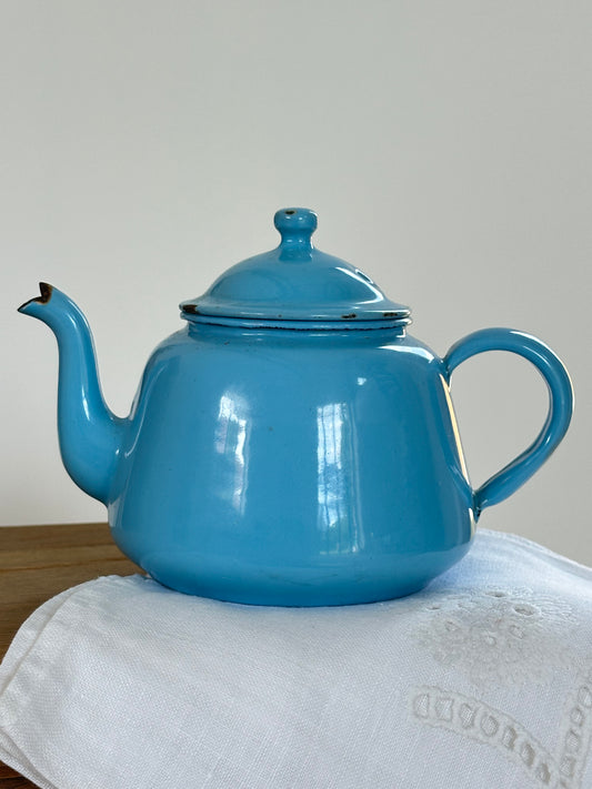 Petite théière vintage émaillée bleue